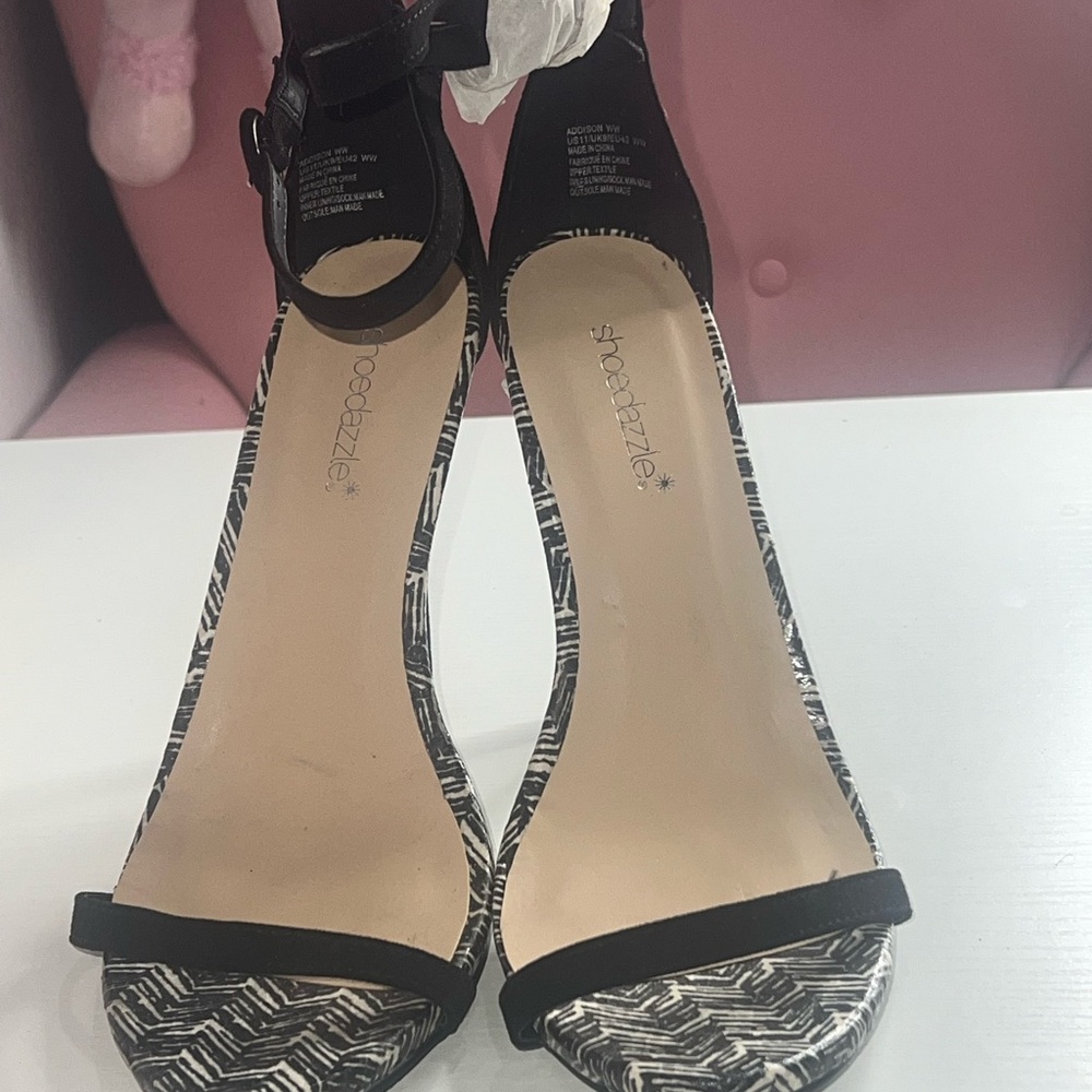 Shoe Dazzle Black and White High Heels with Snakeskin Pattern